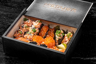 Salmon gift box